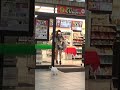 コンビニ店でまつ猫（本編見てね）