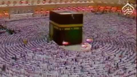 تلاوة من صلاة التهجد للشيخ علي الحذيفي من المائدة والأنعام لعام 1409