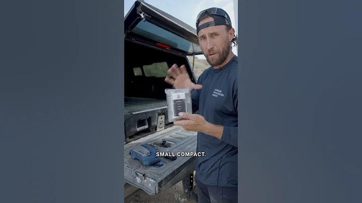 Navy Seal reveals his EDC gear...