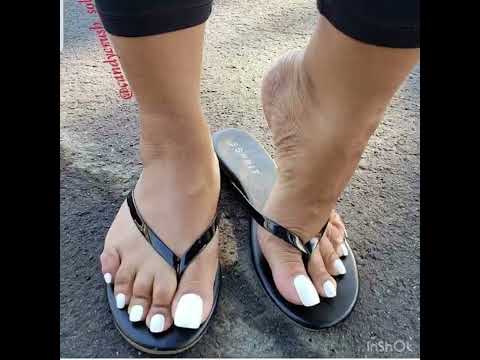 Dangling flip flop pedicure feet flip flop new collection latest design new idea sandals flip flops