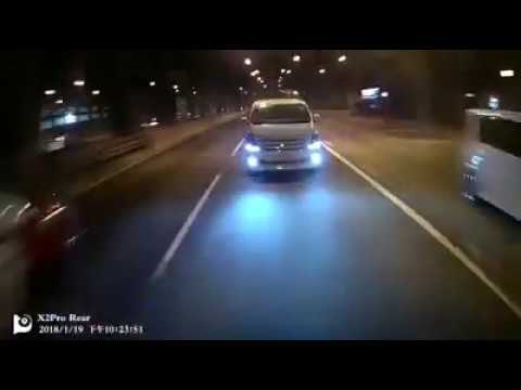 取笑系列：同人飛車，送件三文治比佢食，哈（轉載）