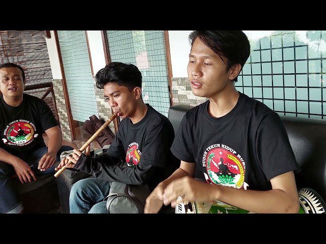 Baju Muliaku (Cover) Acoustic Version .. By. Na'am Grupo Cipt. Mustafa Debu class=