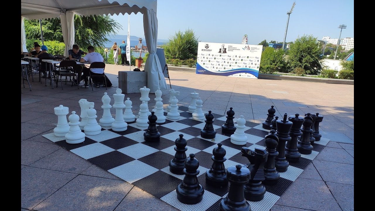 Игра в шахматы. Владивосток - YouTube