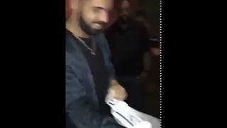 #BENZEMA lache un autographe à #DRAKE