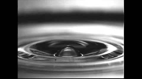 Droplet Impact on a thin water film (7.5cm)