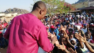 Chamisa mobbed by mad crowds in Masvingo ( A must Watch)