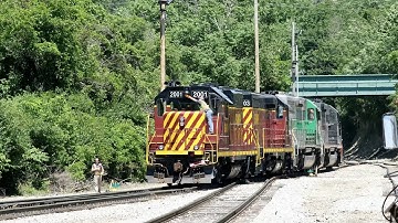 [4K60] Chasing Wheeling 610 on the Pittsburgh Sub with two SWP GP11s