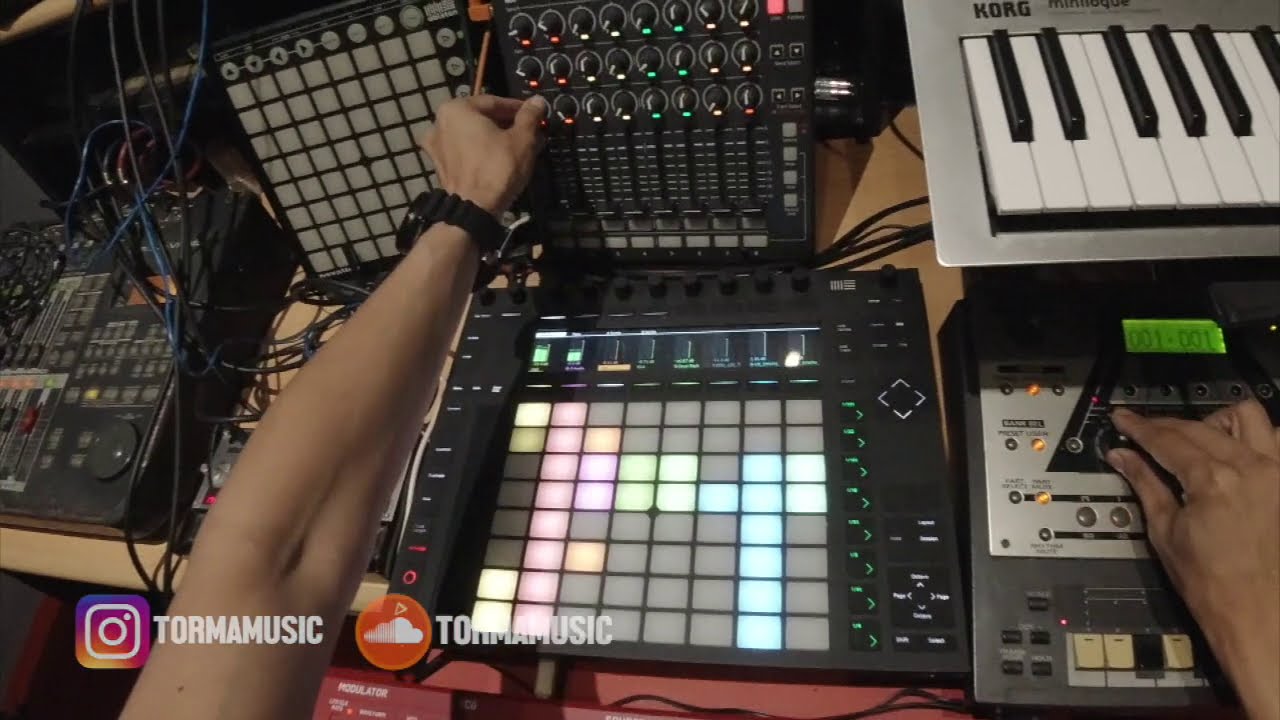 Better Off - Tech Trance Live Performance - YouTube