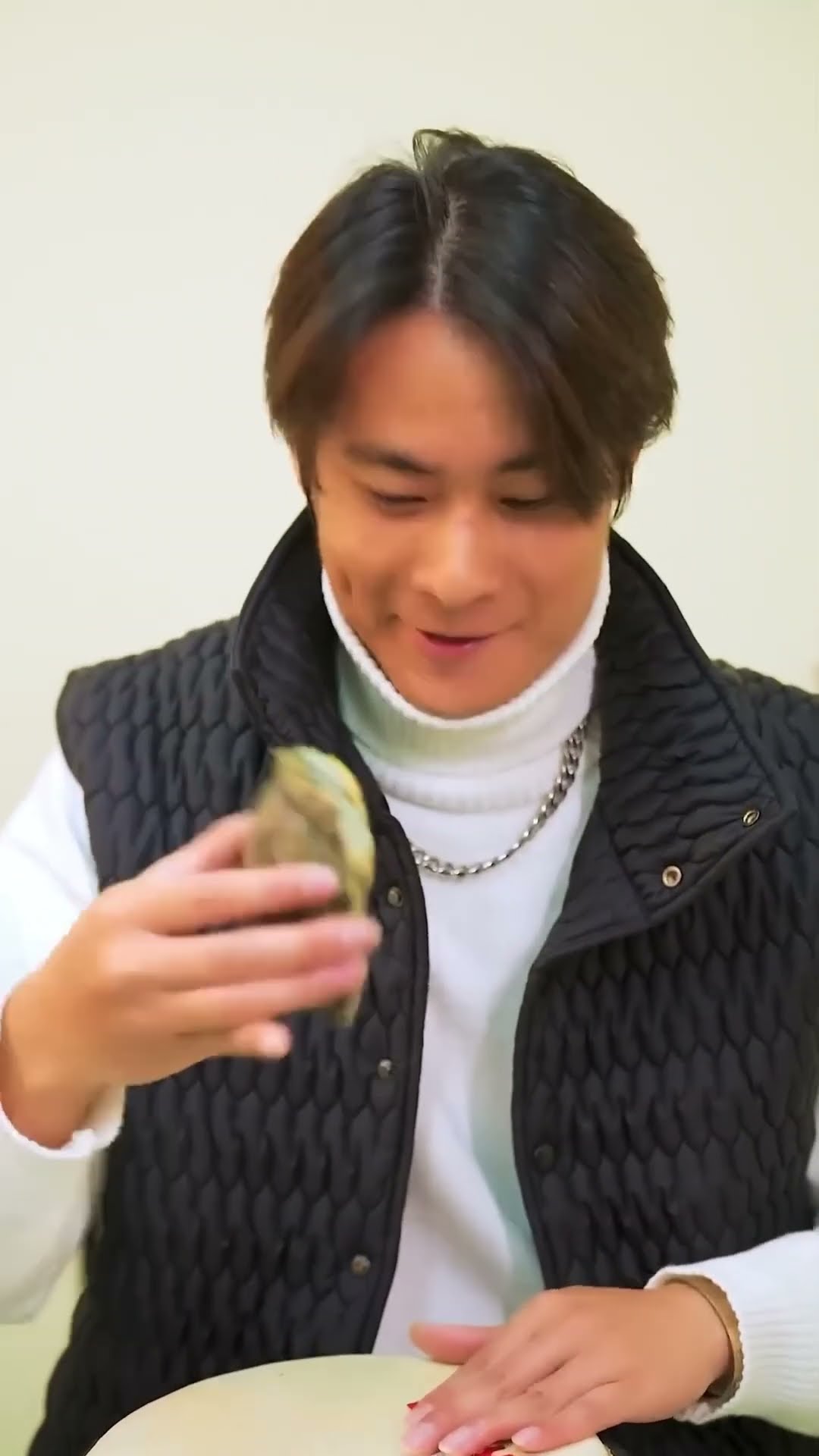 Son uses goose to trick mom into sneaking out #funny #guige #movie