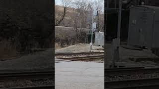 ENGINEER LAYS ON THE HORN WITH BIG K5LLA BLASTS! #trains #trainhorns