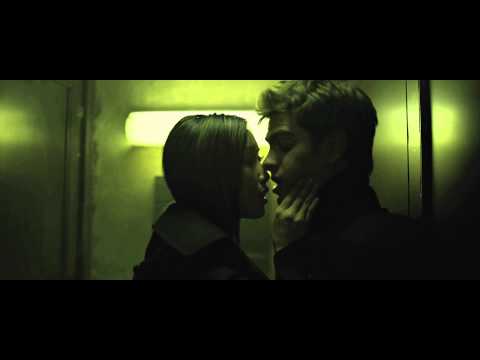 The Social Network Bathroom Kissing Scene with Brenda Song (HD)