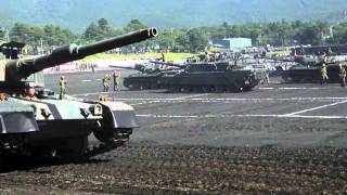 富士学校 戦車入場
