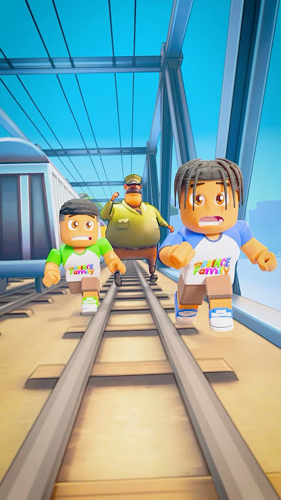 KIDS plays SUBWAY SURFERS #shorts #roblox