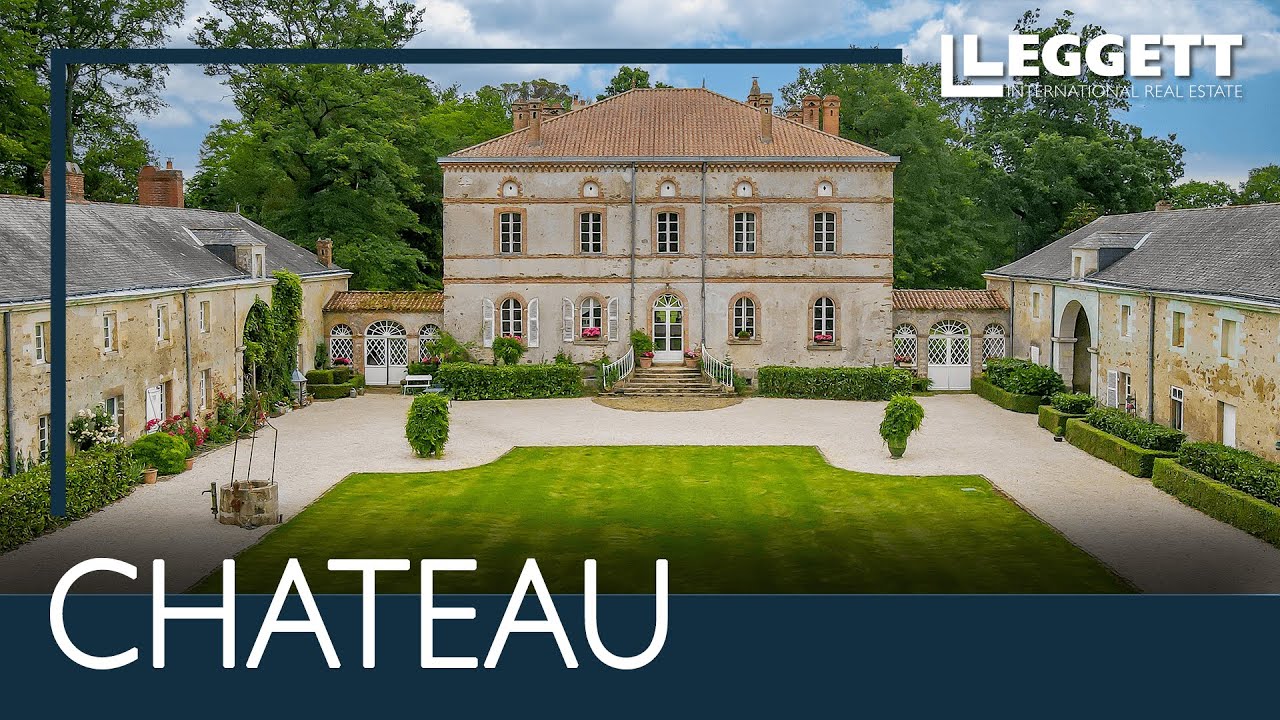 Magnificent Italian style Chateau built in 1822 set only 30 km south of Nantes - Ref. A13342