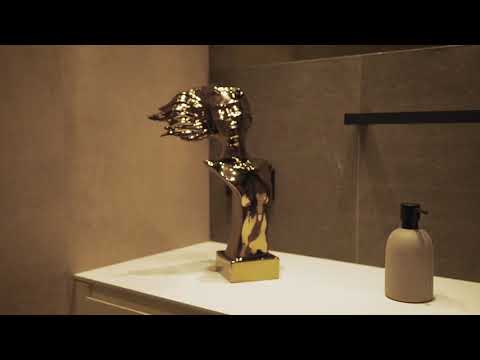 Video: Mansardinis Miegamasis (95 Nuotraukos): Kambario Mansardoje Interjero Dizainas Name Su Skaitikliais, Palėpės Aukšte Su Kombinuota Apdaila