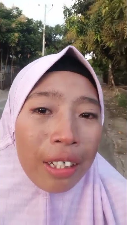 Cewek Nangis nyanyi 'apapun mereka bilang' sedih cuy :'