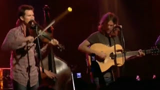 Video thumbnail of "Old Crow Medicine Show - Wagon Wheel (LIVE)"