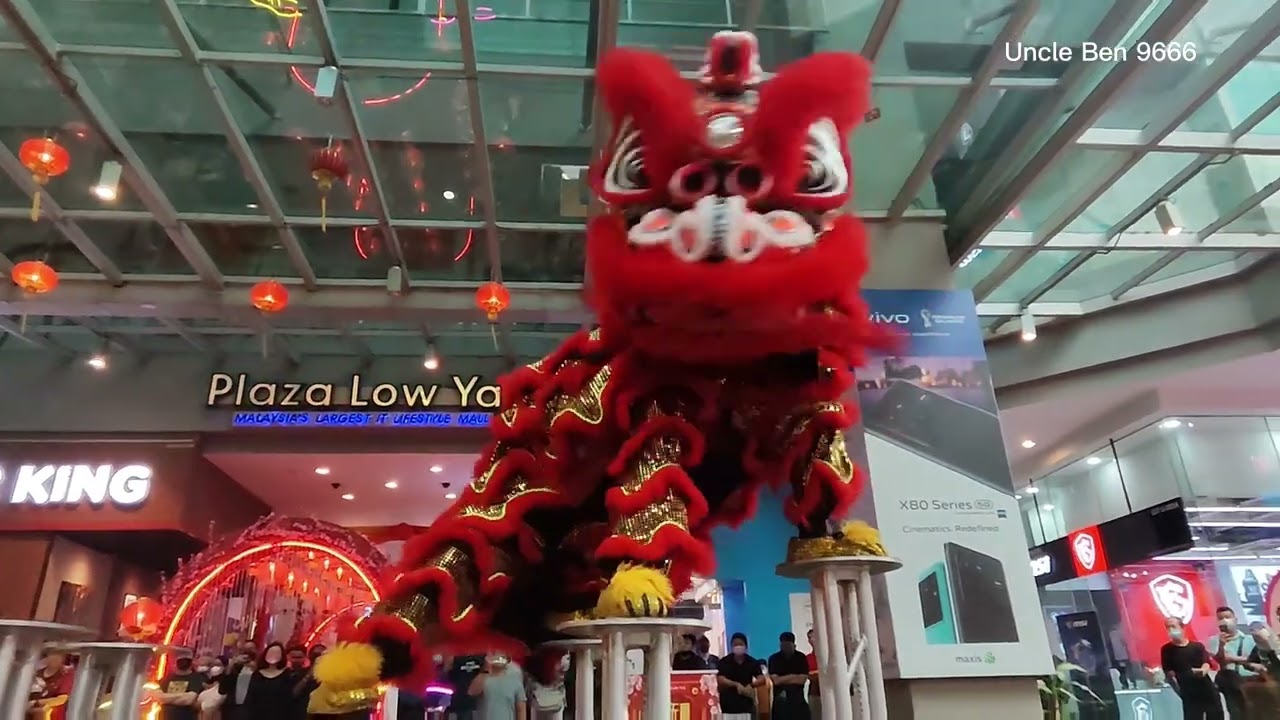 2023 CNY Acrobatic Lion Dance Performance @ Plaza Low Yat 