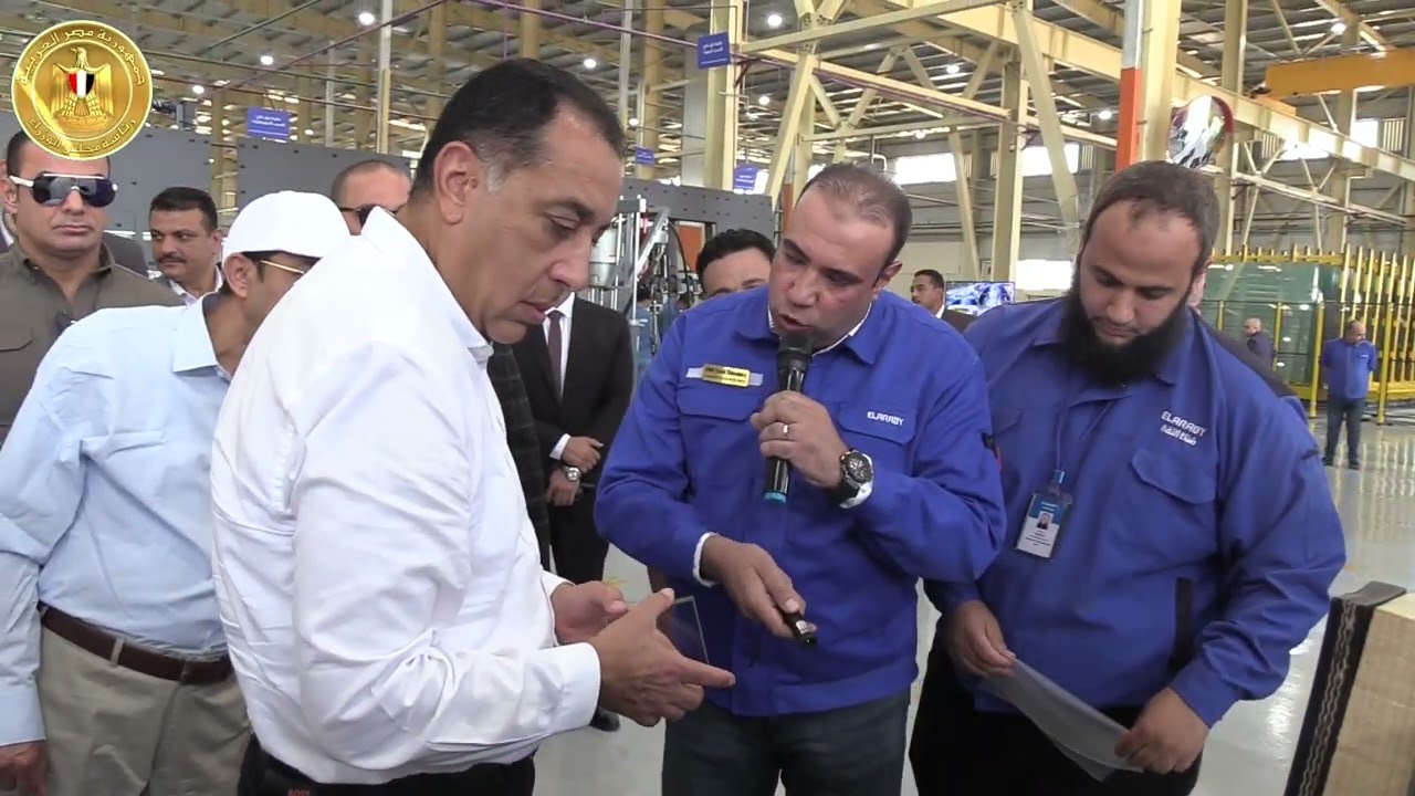رئيس الوزراء يزور مصنع العربي ـ تويواتشي لإنتاج الزجاج الهندسي بقويسنا الصناعية