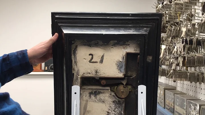 Dave LaBarge, Safecracker shows how to dial open a...