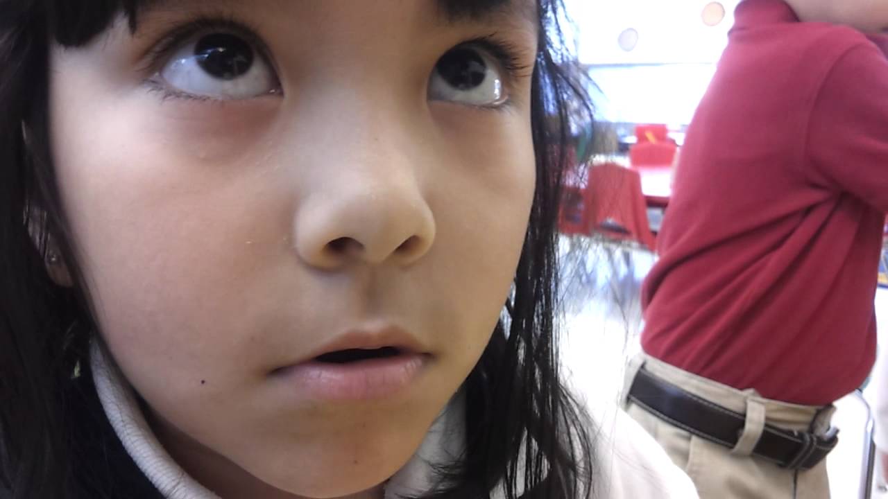 Mr. Garcia se siente reportero!!!! hablando de los dibujos de los niños de KC camera iphone 8 plus apk