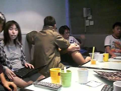14/08/2011 -  (旺角中心Neway - 唱卡拉OK情況)(2)