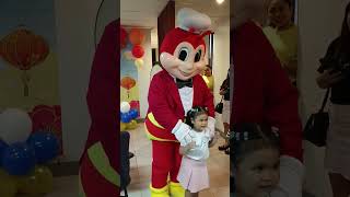 Happy Ang Baby Ko Kasama Si Jolibee Wow