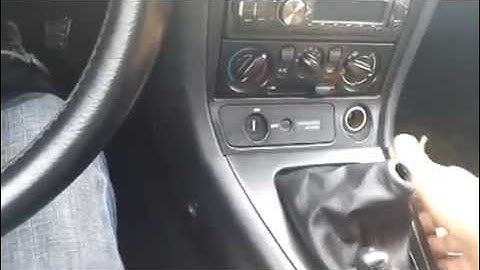 How to Remove The Center Console On a 1999 Mazda Miata