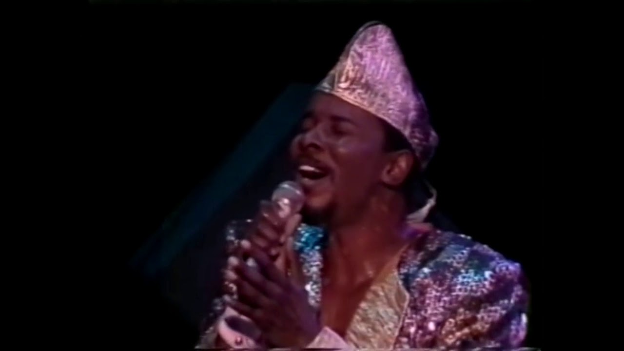 Earth Wind & Fire - LIVE You And I - In Japan 1988 - YouTube