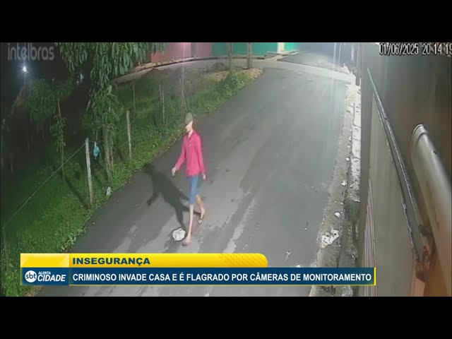 CRIMINOSO INVADE CASA E É FLAGRADO POR CÂMERAS DE MONITORAMENTO