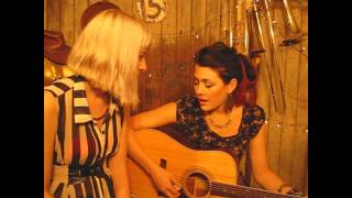 Larkin Poe -  Take Me Back -  Songs From The Shed chords