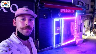 The infamous HOOKER HILL ITAEWON Transgender bars Seoul vlog 🇰🇷