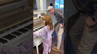 Adley uses the MAGiC PiANO!! Mark Rober teaches Adley how to play the piano at Crunchlabs #shorts screenshot 4
