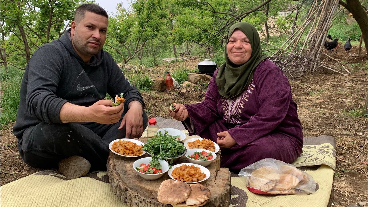 موسم الزراعه بدأ في الريف اللبناني 🇱🇧:زراعه اللوبيا(الفاصوليا)وتحضير غذاء نباتي بامتياز 😍