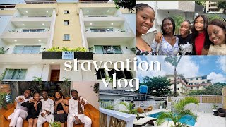 vlog: staycation, busola&#39;s birthday weekend, time with my friends + more!!