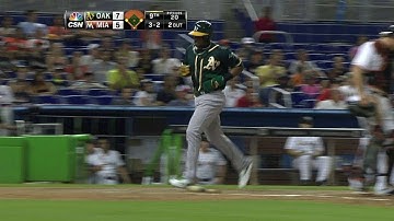 OAK@MIA: Vogt rips an RBI single to right field