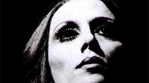 Fairouz - Sallimli Alayh فيروز- سلملي عليه