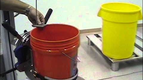 Lift-O-Flex:   Manual Bucket tip Demonstration