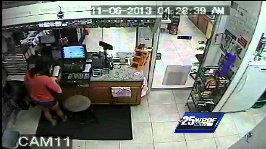 Caught on camera: Woman eludes gas station clerk, leaves flip-flop ...