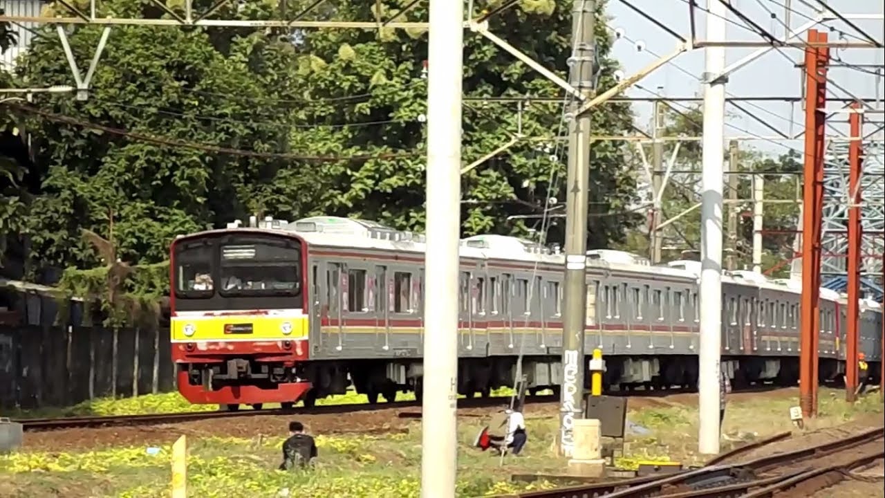 Ujicoba Pengoperasian KRL Commuter Line Cikarang  Bekasi  