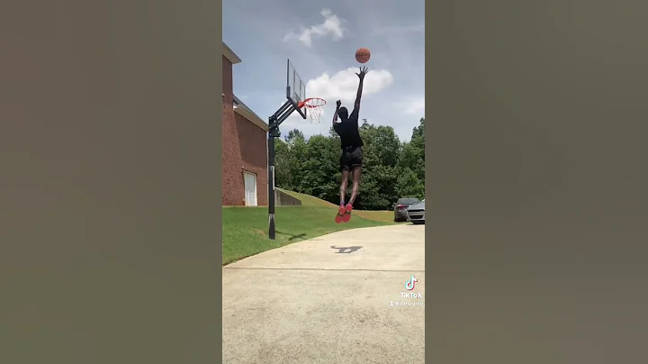511 Darius Ragland Head over rim