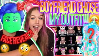 *BOYFRIEND FACE REVEAL* AND HE MAKES MY OUTFIT IN ROBLOX ROYALE HIGH! Ft. @earthmanx