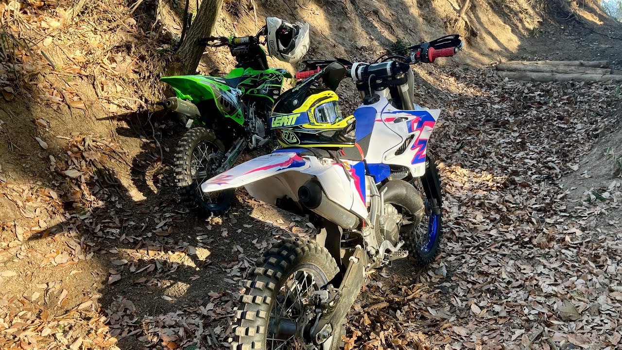 香川県　林道　エンデューロ練習　YZ125 KX112 クロストレーナー