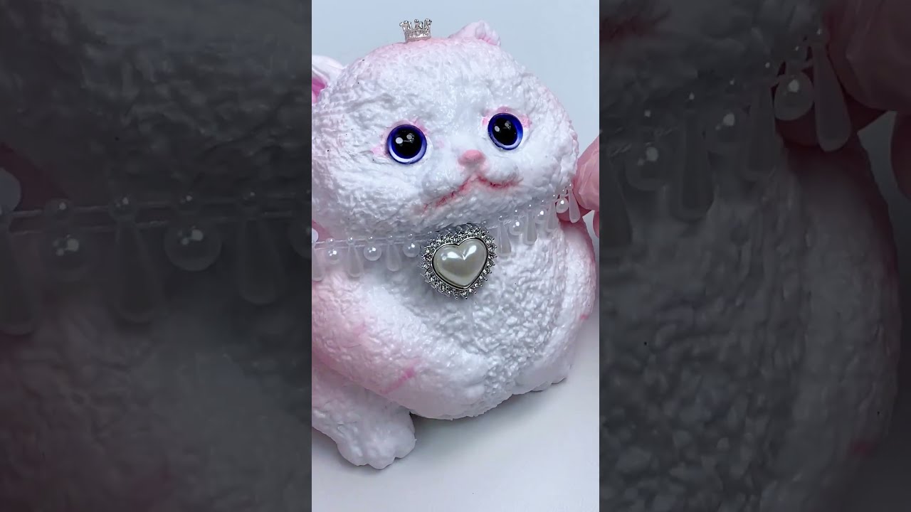 FUFU SQUISHY Guess What I Am