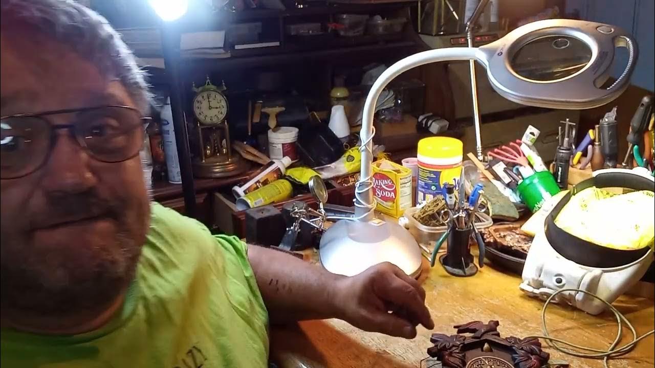 Repairing a battery operated cuckoo clock (See description) 20221109