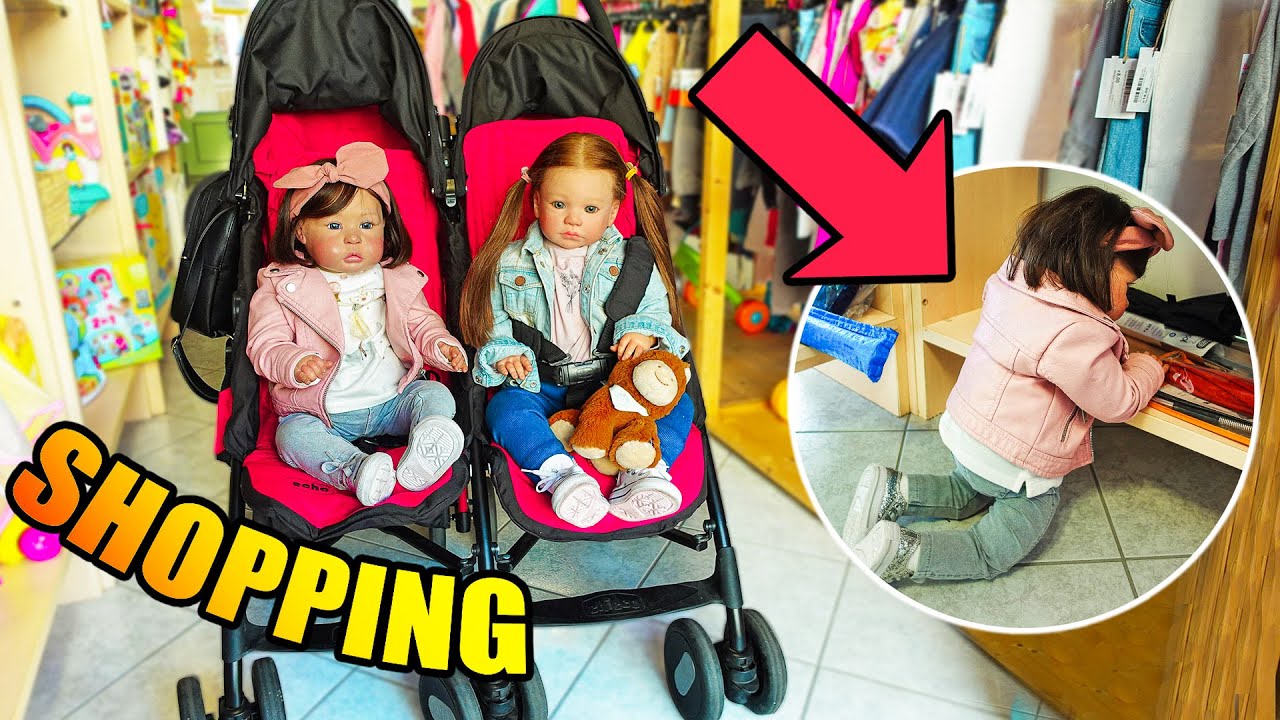 Porto Mati e Smarti a fare shopping, ma è scappata?! | Reborn Mommy