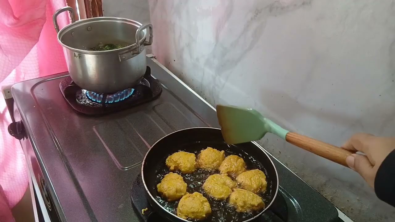 Masak sarapan sayur bening  dan perkedel tahu ternyata pak suami pergi beli bubur ayam