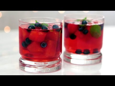 mixed-berry-cocktail-spritzer-recipe-|-happiest-hour