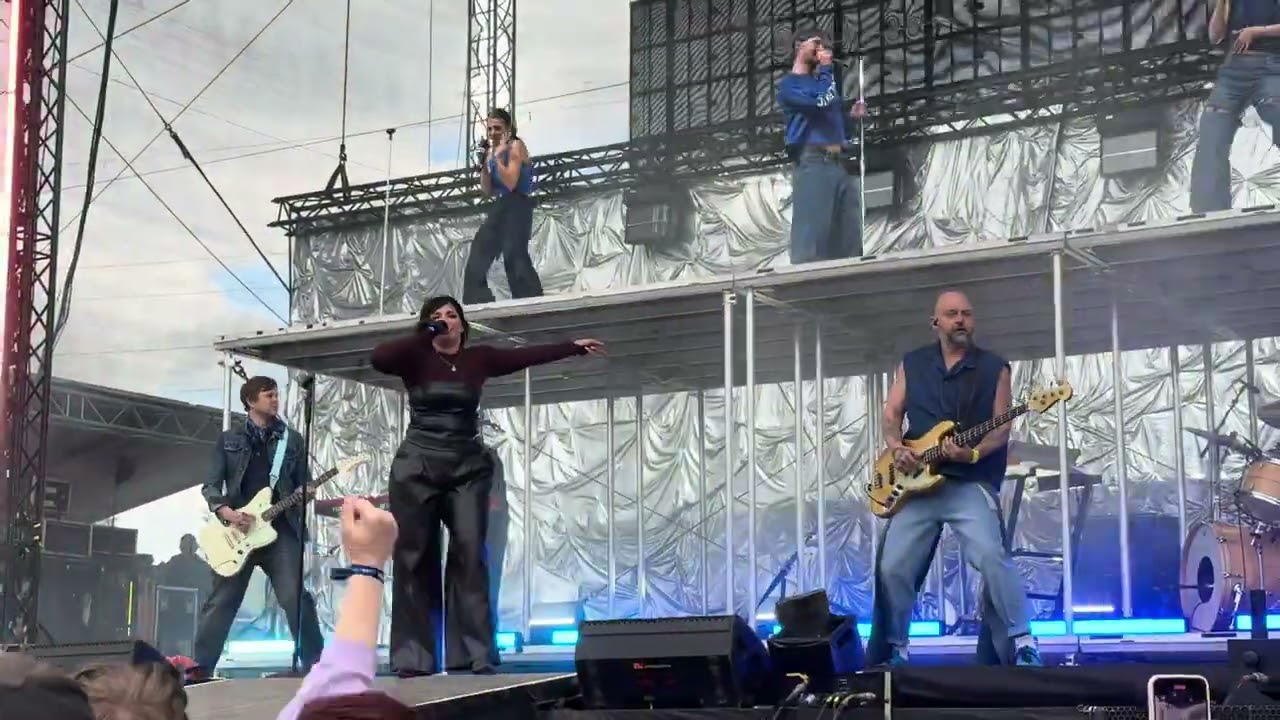 Ewa Farna   Na ostří nože Plzeň, Plzeňský Majáles 2025, 17 05 2025