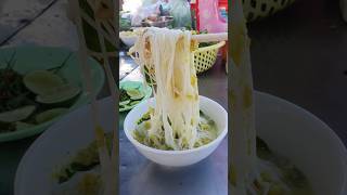 Rice noodles in fish broth, Cambodian street food